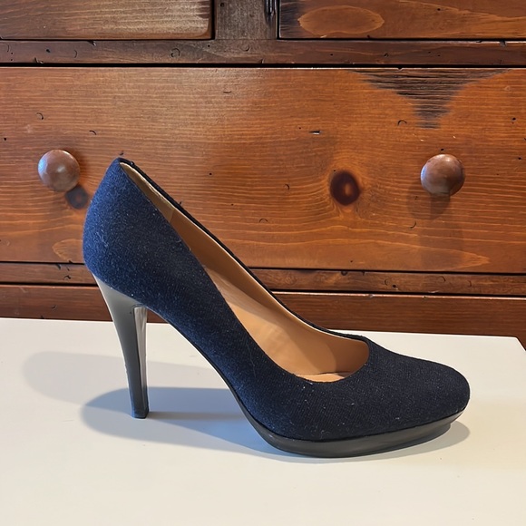 Nine West Heels 7.5 - Picture 2 of 9
